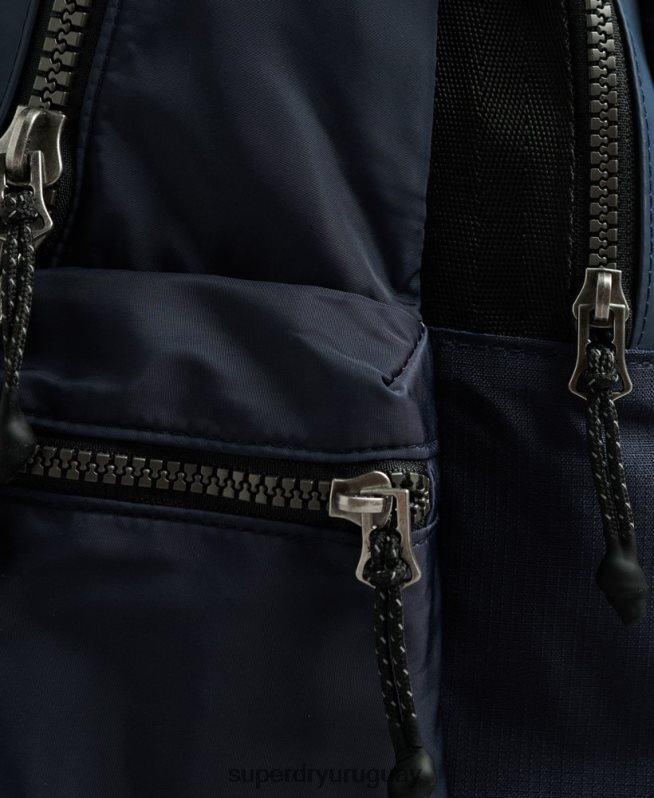 uy Superdry hombres mochila con gráfico de lona de montaña Armada DT2N8Z1728 accesorios