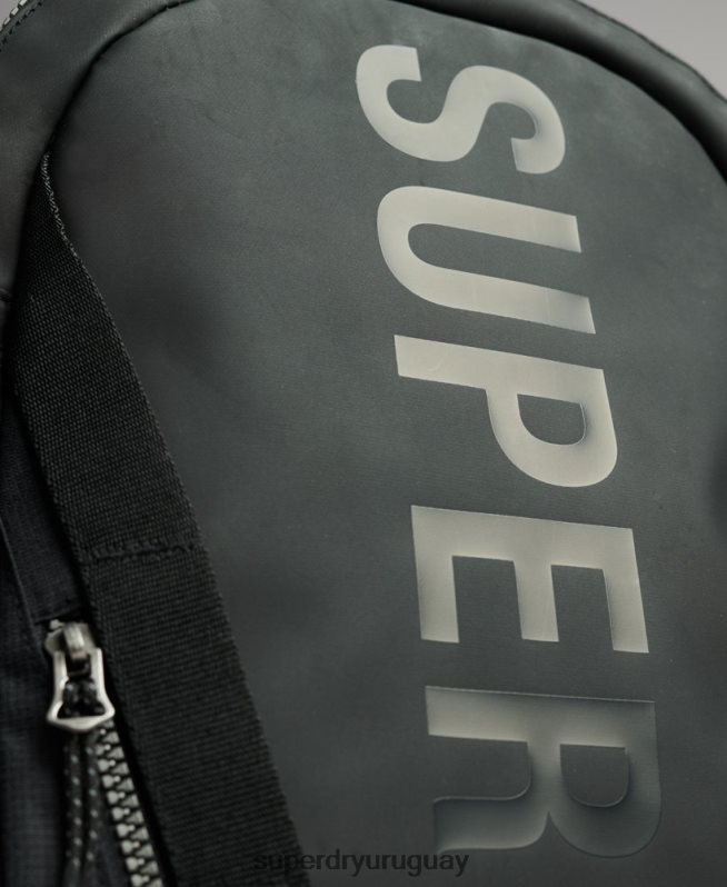 uy Superdry hombres mochila con gráfico de lona de montaña negro DT2N8Z1696 accesorios