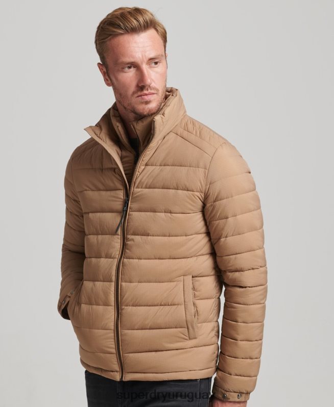 uy Superdry hombres abrigo acolchado corto y ligero marrón DT2N8Z975 ropa