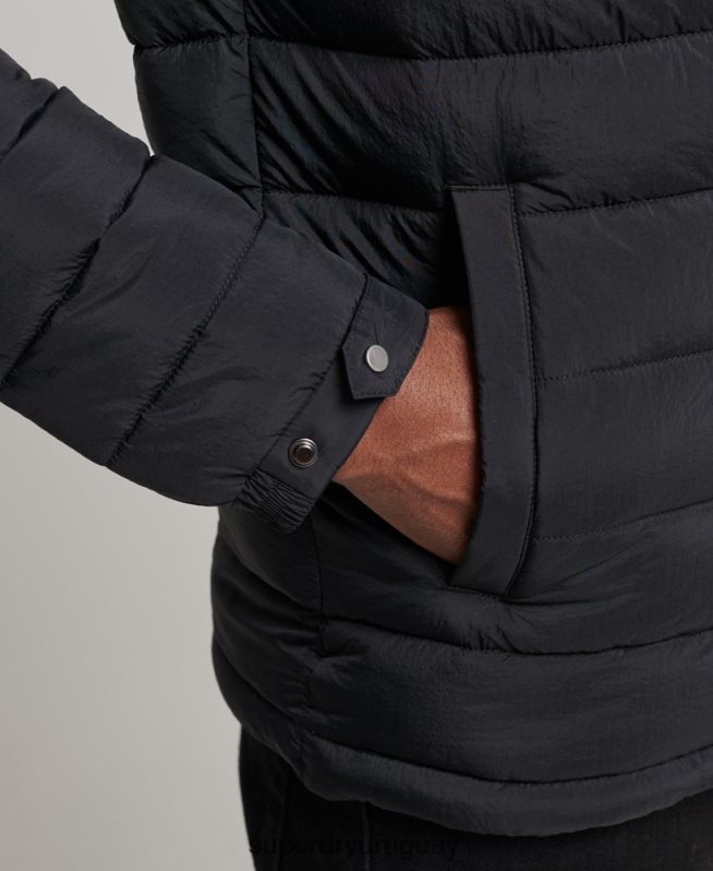 uy Superdry hombres abrigo acolchado corto y ligero negro DT2N8Z1029 ropa