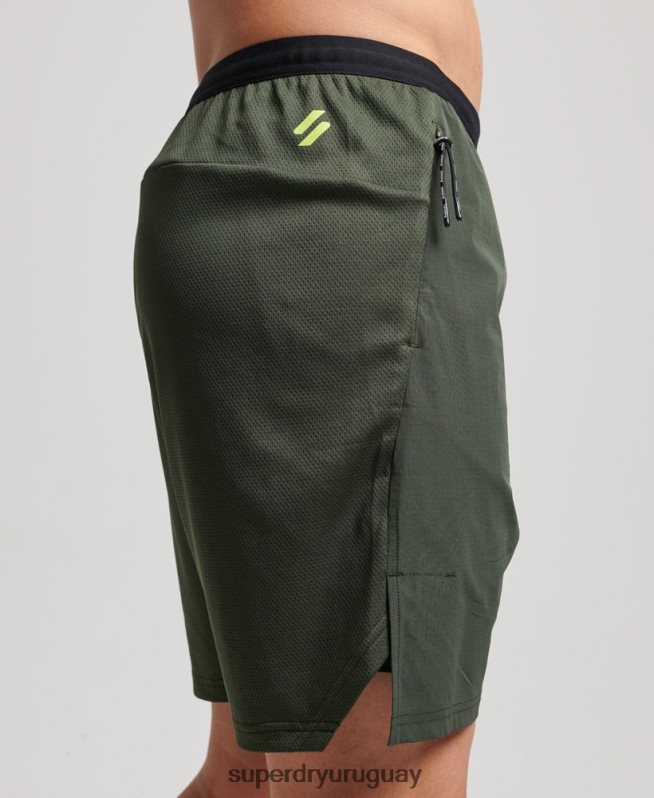 uy Superdry hombres pantalones cortos híbridos de tren verde DT2N8Z1412 ropa