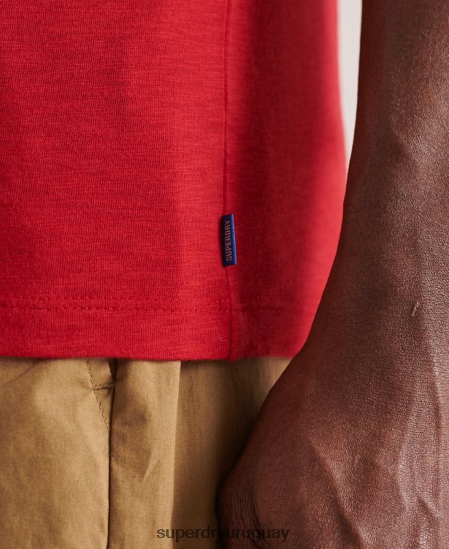 uy Superdry hombres camiseta de algodón orgánico con cuello de pico y bolsillo flameado rojo DT2N8Z4834 ropa