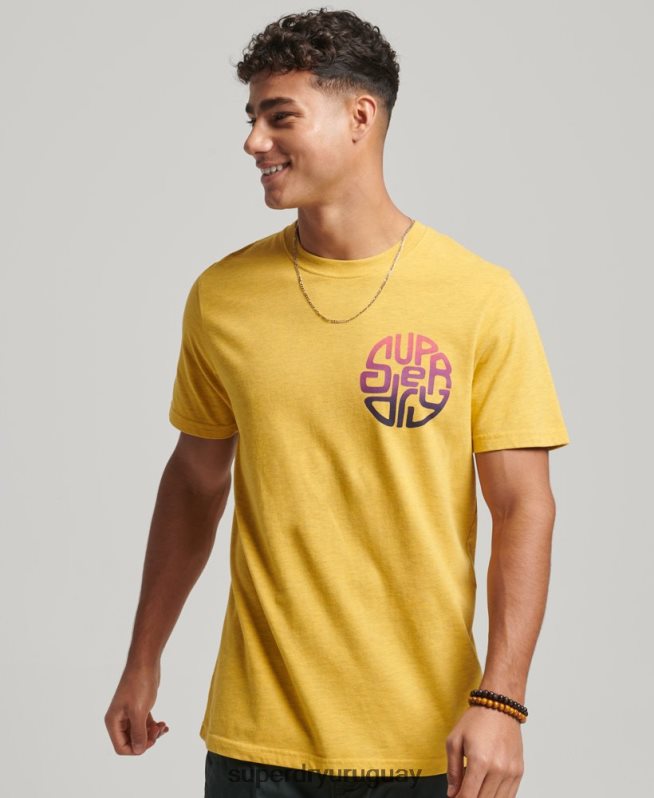 uy Superdry hombres camiseta vintage con pegatina de viaje amarillo DT2N8Z22 ropa