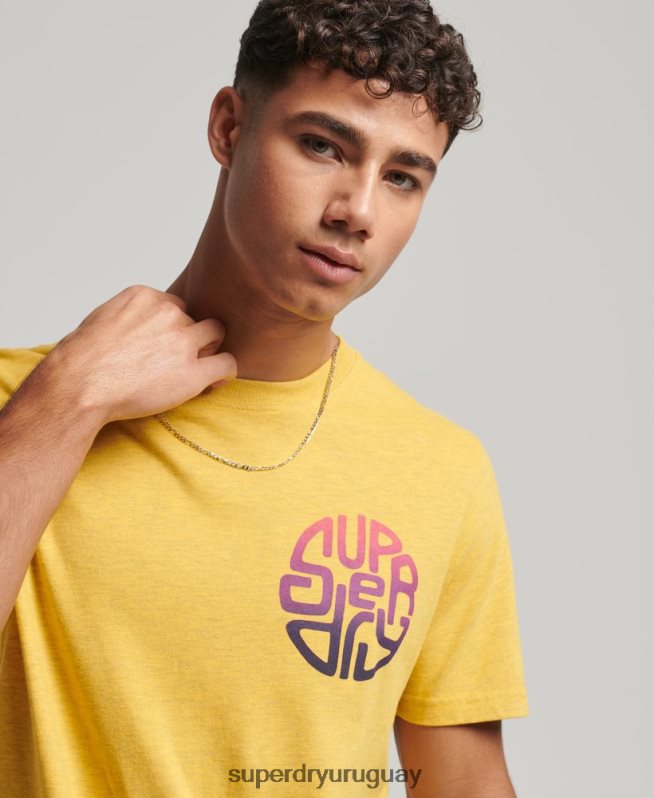 uy Superdry hombres camiseta vintage con pegatina de viaje amarillo DT2N8Z22 ropa