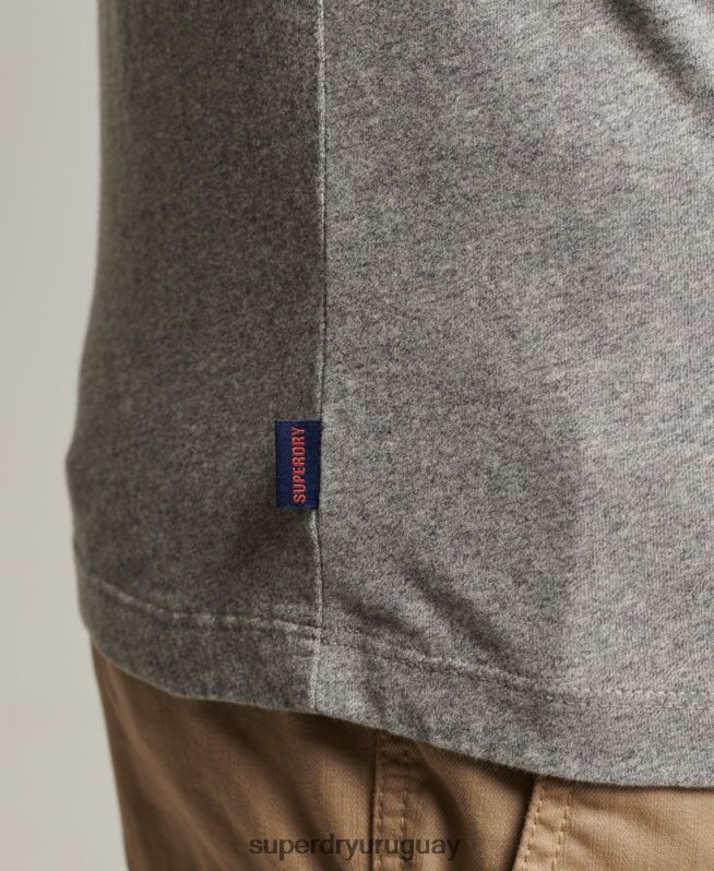 uy Superdry hombres playera con cuello redondo y logo Essential de algodón orgánico gris claro DT2N8Z4898 ropa