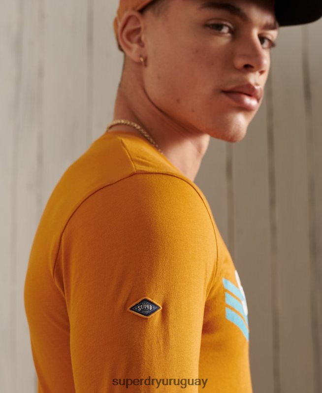 uy Superdry hombres top de manga larga con logo central cali oro DT2N8Z6444 ropa
