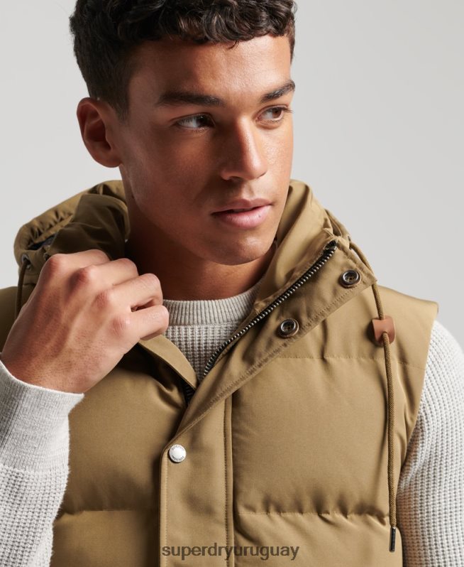 uy Superdry hombres chaleco acolchado everest con capucha marrón DT2N8Z1065 ropa