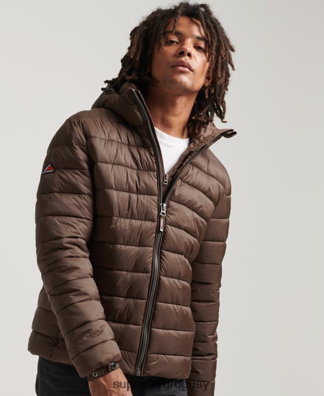 uy Superdry hombres chamarra acolchada clásica con capucha marrón DT2N8Z987 ropa