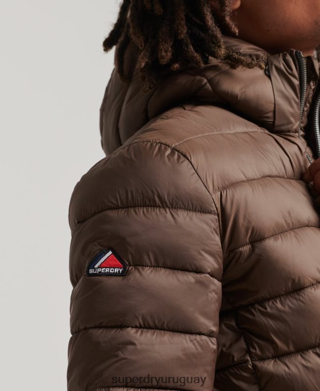 uy Superdry hombres chamarra acolchada clásica con capucha marrón DT2N8Z987 ropa