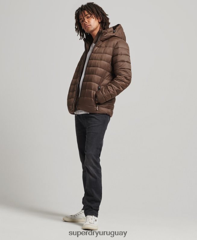 uy Superdry hombres chamarra acolchada clásica con capucha marrón DT2N8Z987 ropa