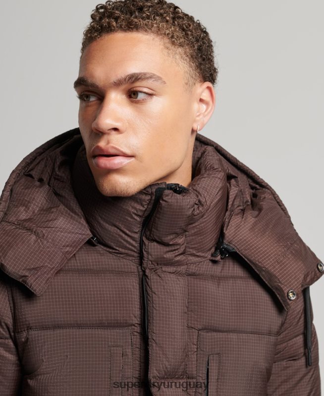 uy Superdry hombres chaqueta acolchada larga con tejido ripstop marrón DT2N8Z4454 ropa