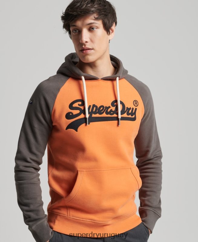 uy Superdry hombres sudadera con capucha raglán clásica americana con logo vintage naranja DT2N8Z832 ropa