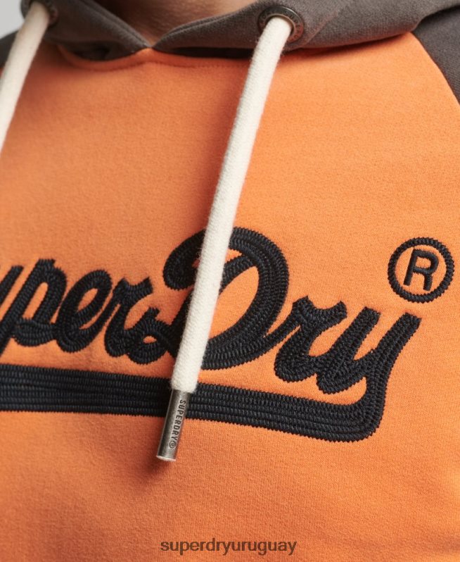 uy Superdry hombres sudadera con capucha raglán clásica americana con logo vintage naranja DT2N8Z832 ropa