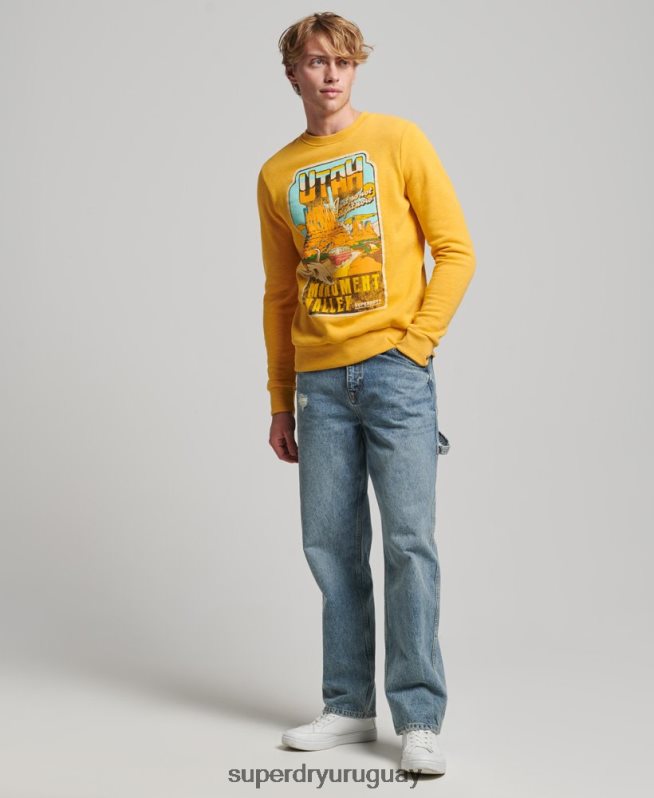 uy Superdry hombres sudadera con gráfico de postal de viaje oro DT2N8Z5079 ropa