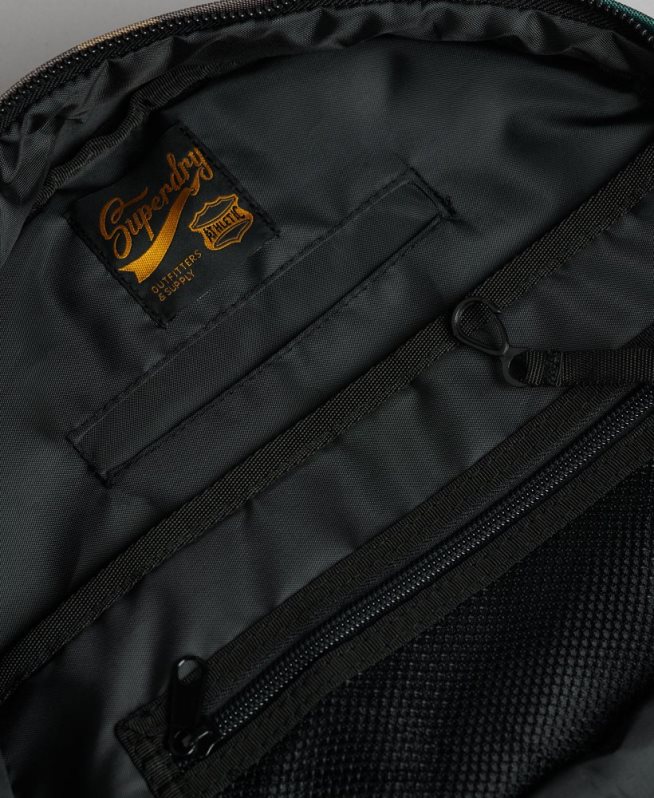 uy Superdry mujer mochila con motivo estampado verde DT2N8Z4225 accesorios