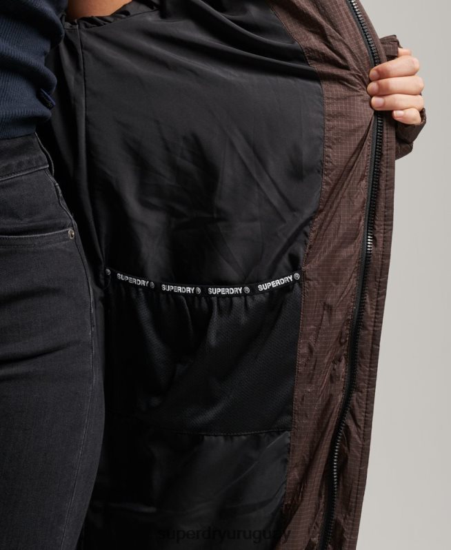 uy Superdry mujer chaqueta acolchada larga con tejido ripstop marrón DT2N8Z3713 ropa