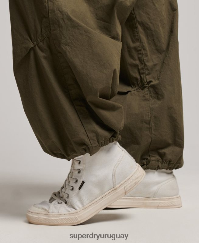 uy Superdry mujer pantalones holgados de paracaídas verde DT2N8Z2095 ropa